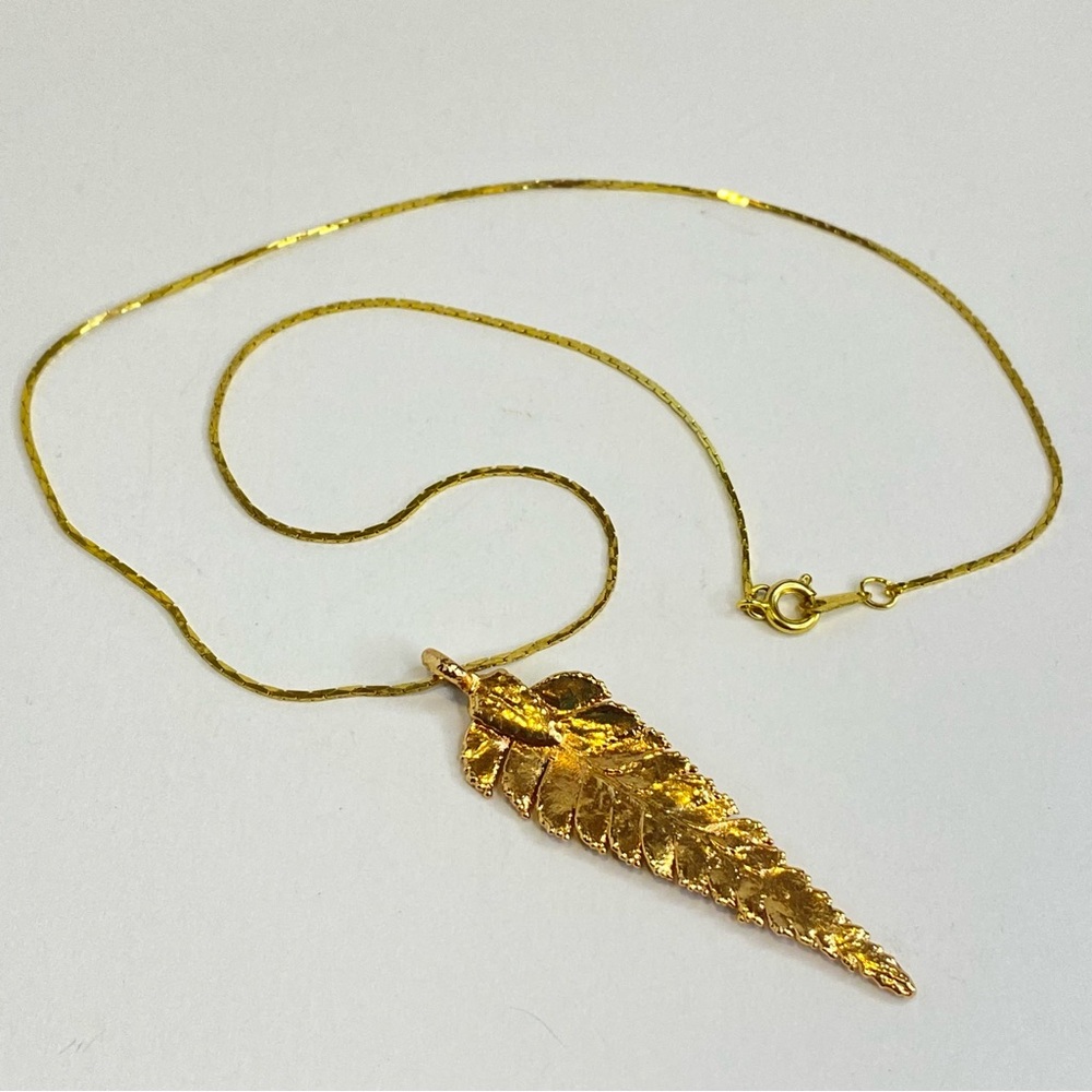 Vintage Feather Necklace Fern Leaf Korea Gold Tone 2"‎ Pendant 17" Cobra Chain